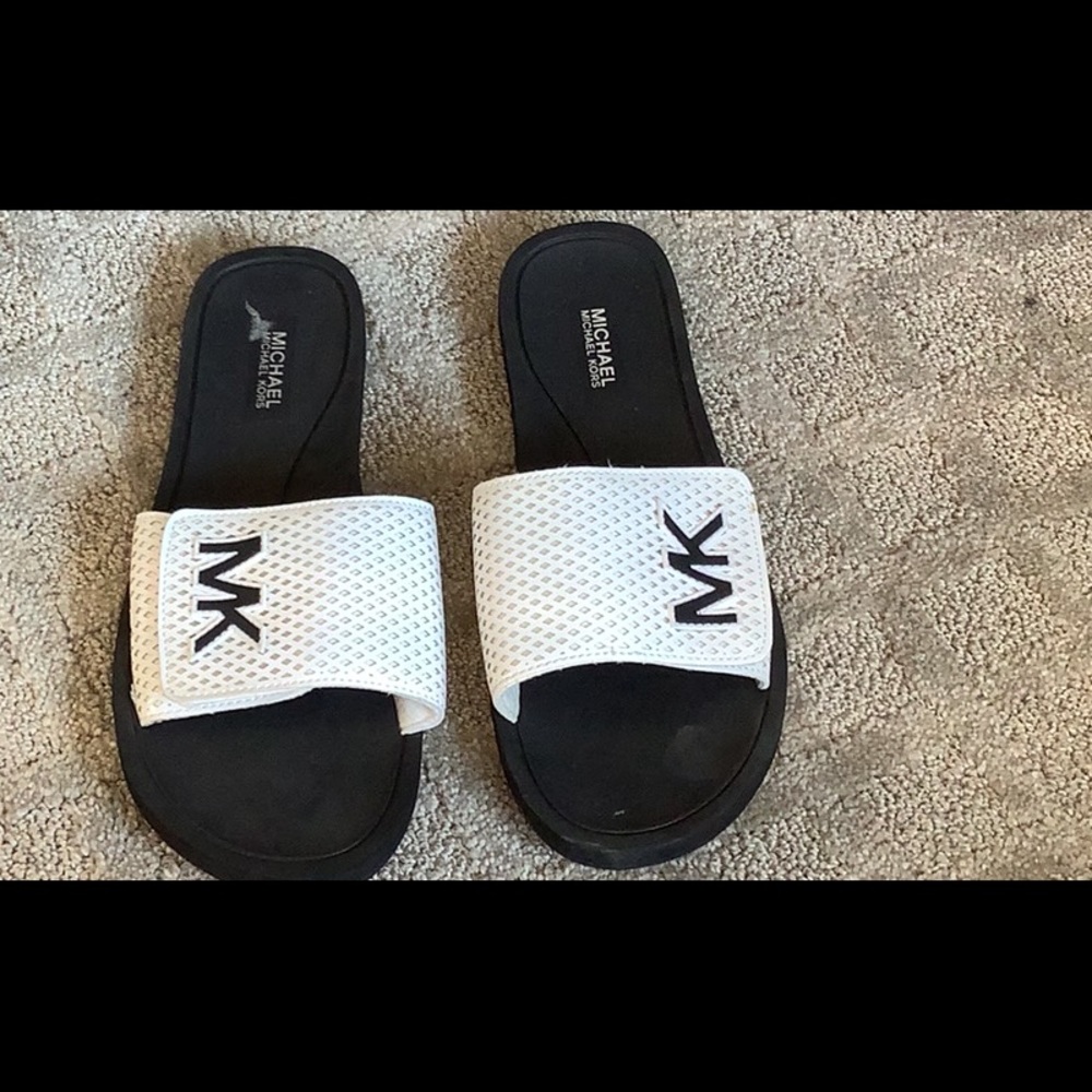 Michael Kors sliders